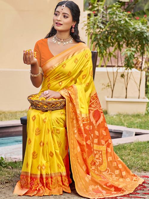 women self design bordered saree with blouse - 21708911 - Standard Image - 0