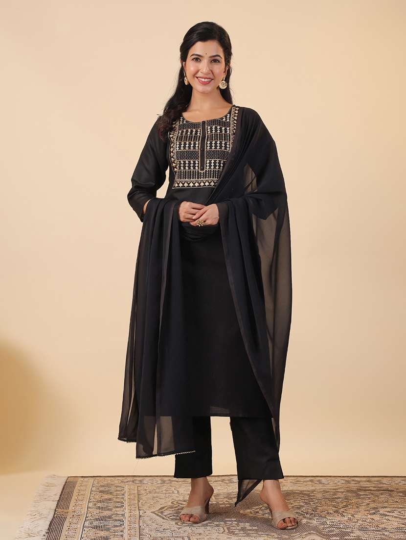 women three quarter sleeve kurta pant with dupatta set