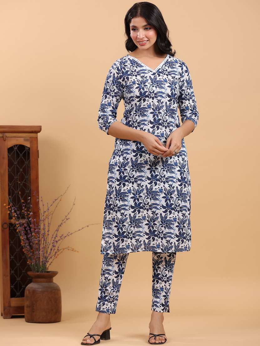 women printed three quarter sleeves kurta pant set