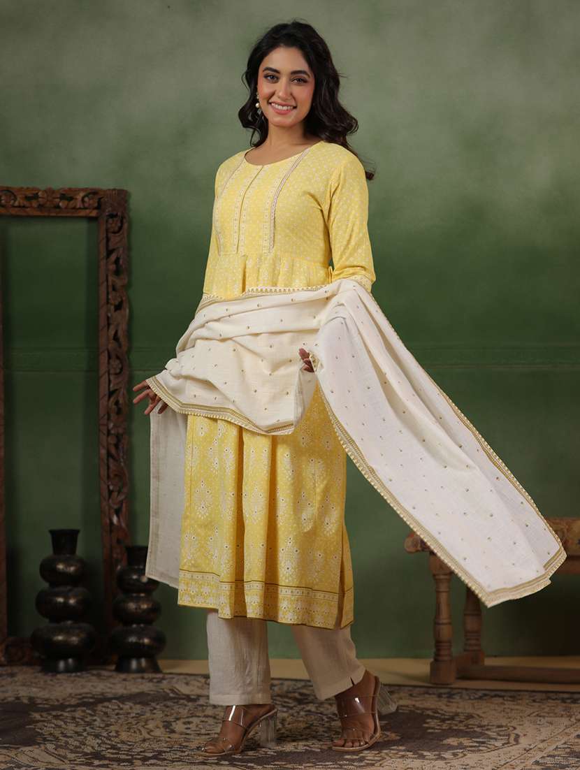 women printed three quarter sleeve kurta pant with dupatta set