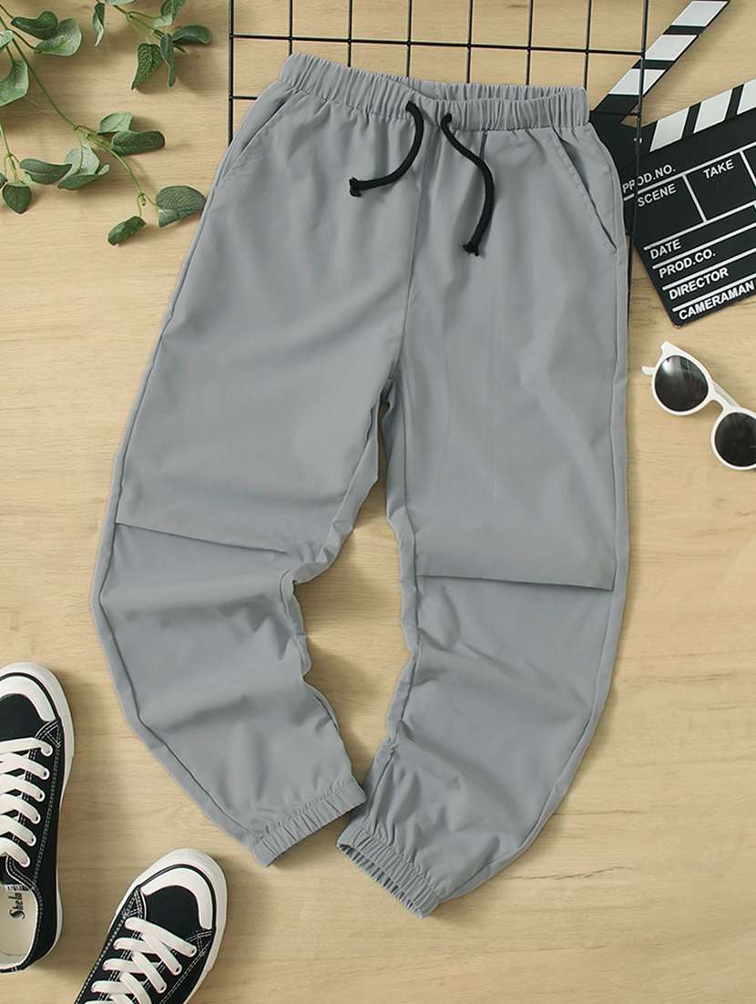 boys solid mid rise jogger