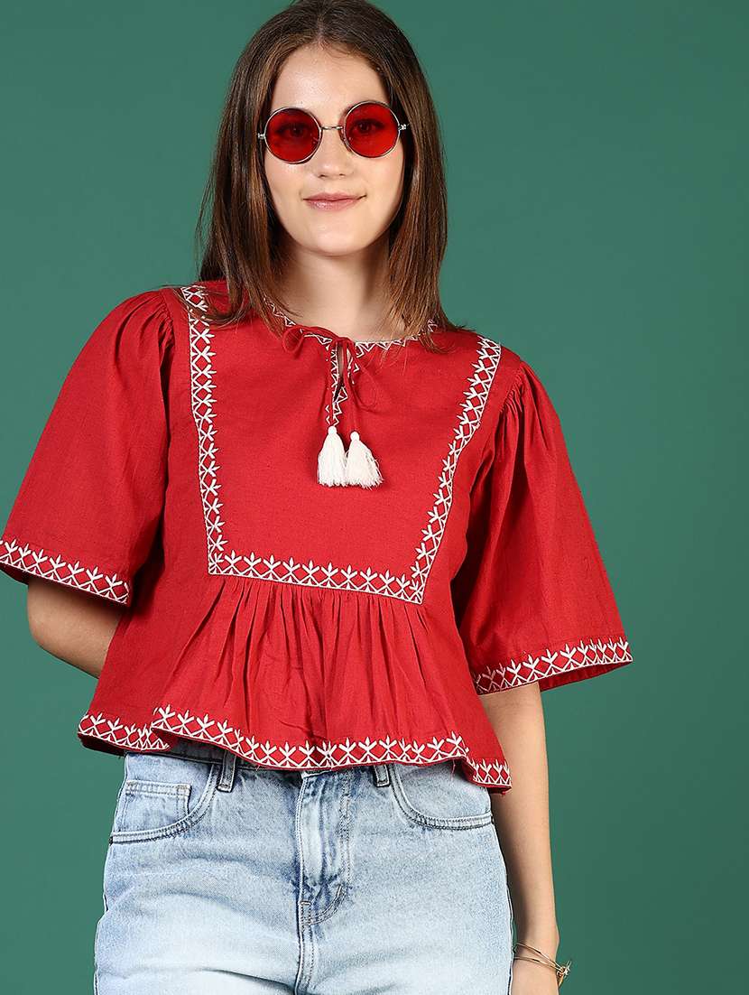 women red embroidered short sleeve crop top