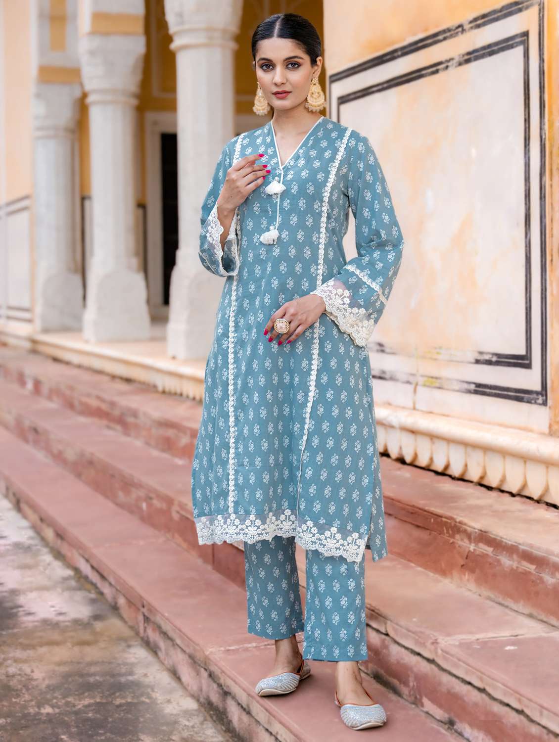 women floral printed v neck kurta pant set