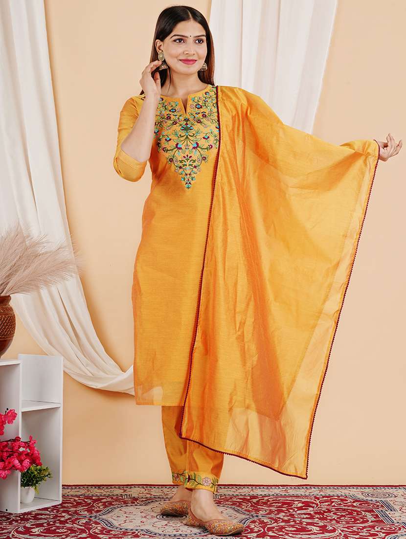 women three quarter sleeve kurta pant with dupatta set