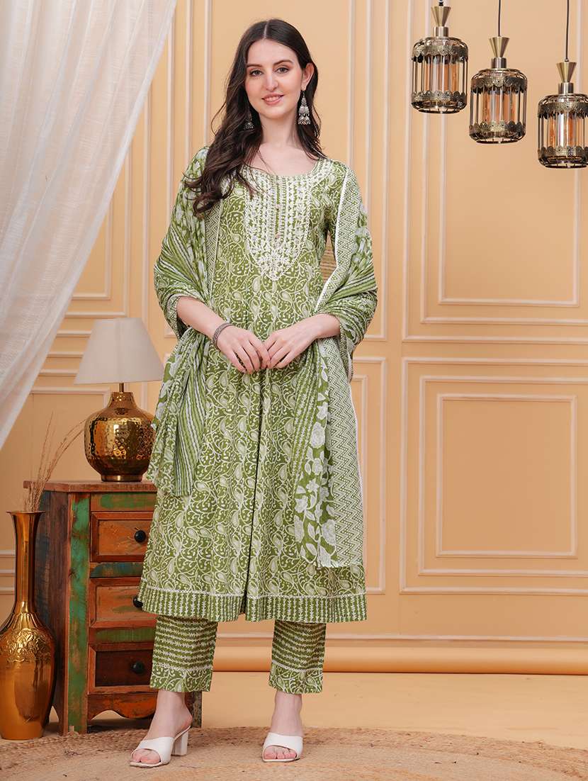 women three quarter sleeve kurta pant with dupatta set