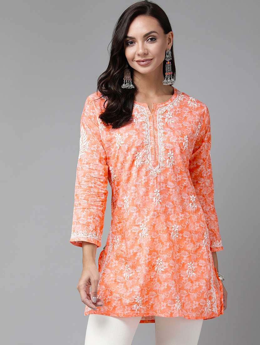 women printed three qaurter sleeve straight chikankari kurti