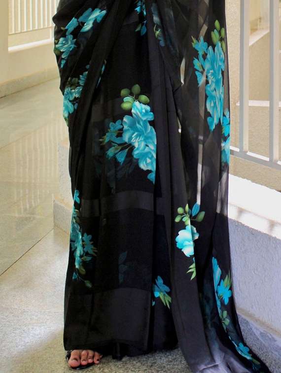 women black floral printed saree with blouse - 21714844 -  Standard Image - 2