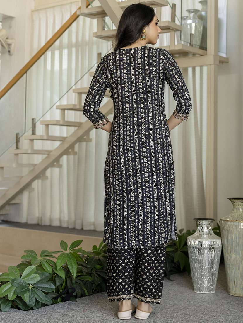 women three quarter sleeve kurta pant with dupatta set - 21715735 - Standard Image - 2