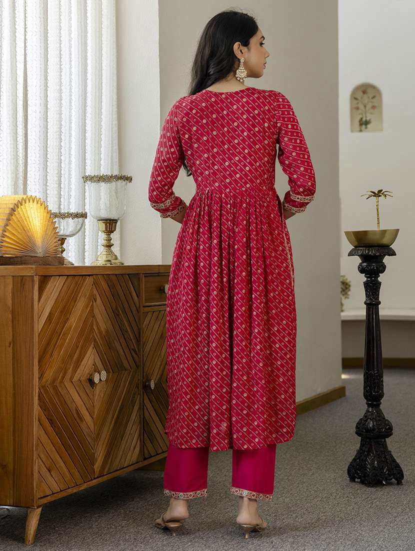 women three quarter sleeve kurta pant with dupatta set - 21715775 - Standard Image - 2
