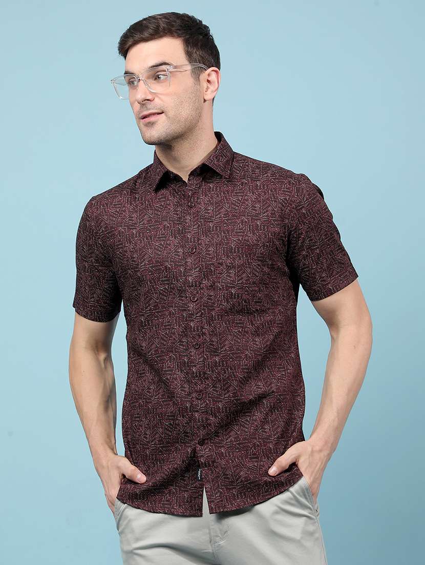 men short sleeves printed casual shirt