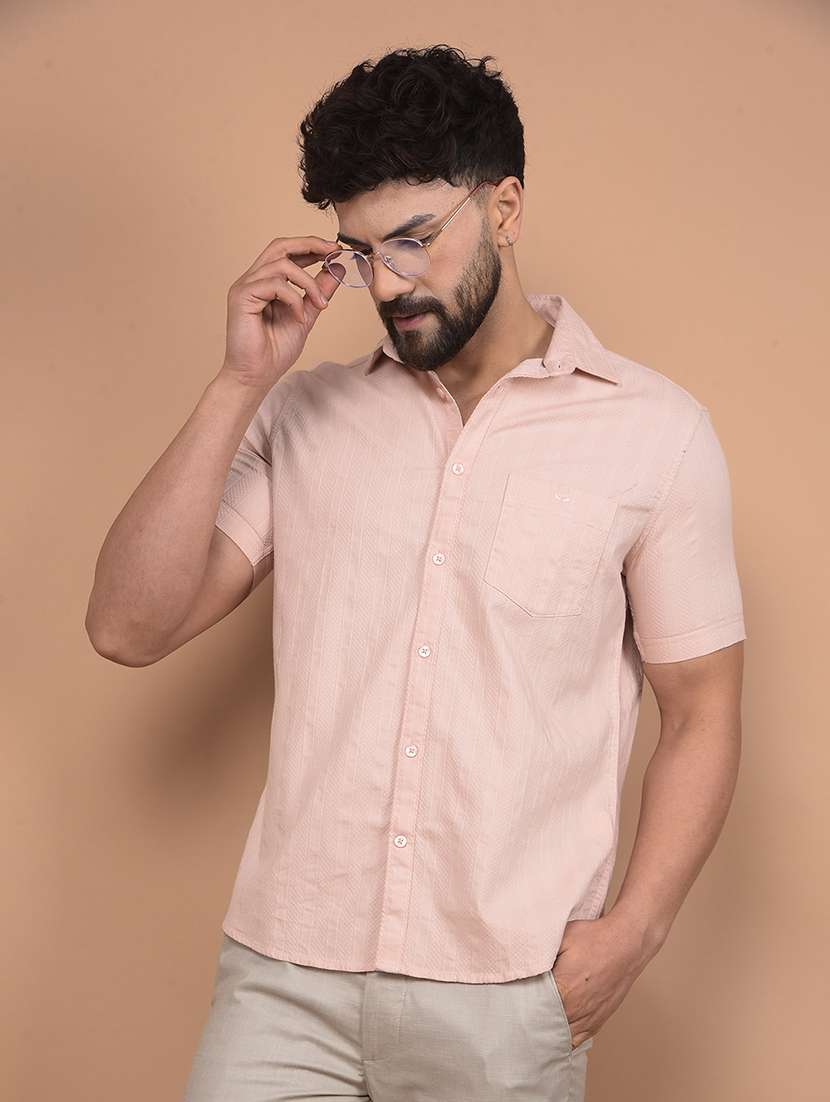 men short sleeves striped casual shirt - 21716262 -  Standard Image - 2