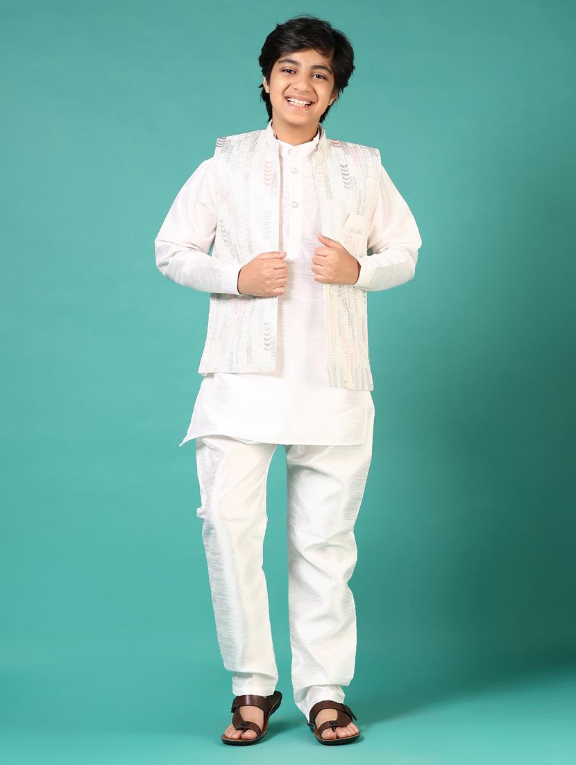boys solid kurta pyjama with embroidered jacket