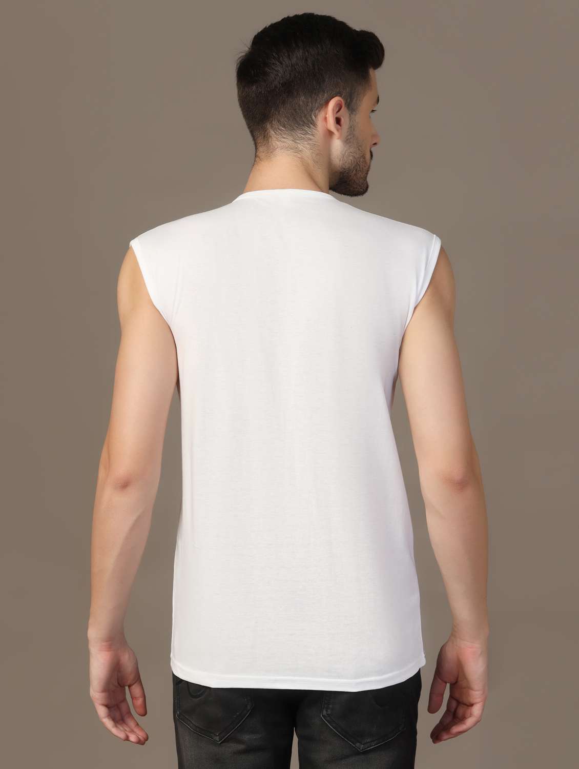 men sleeveless plain t-shirt - 21717603 - Standard Image - 2