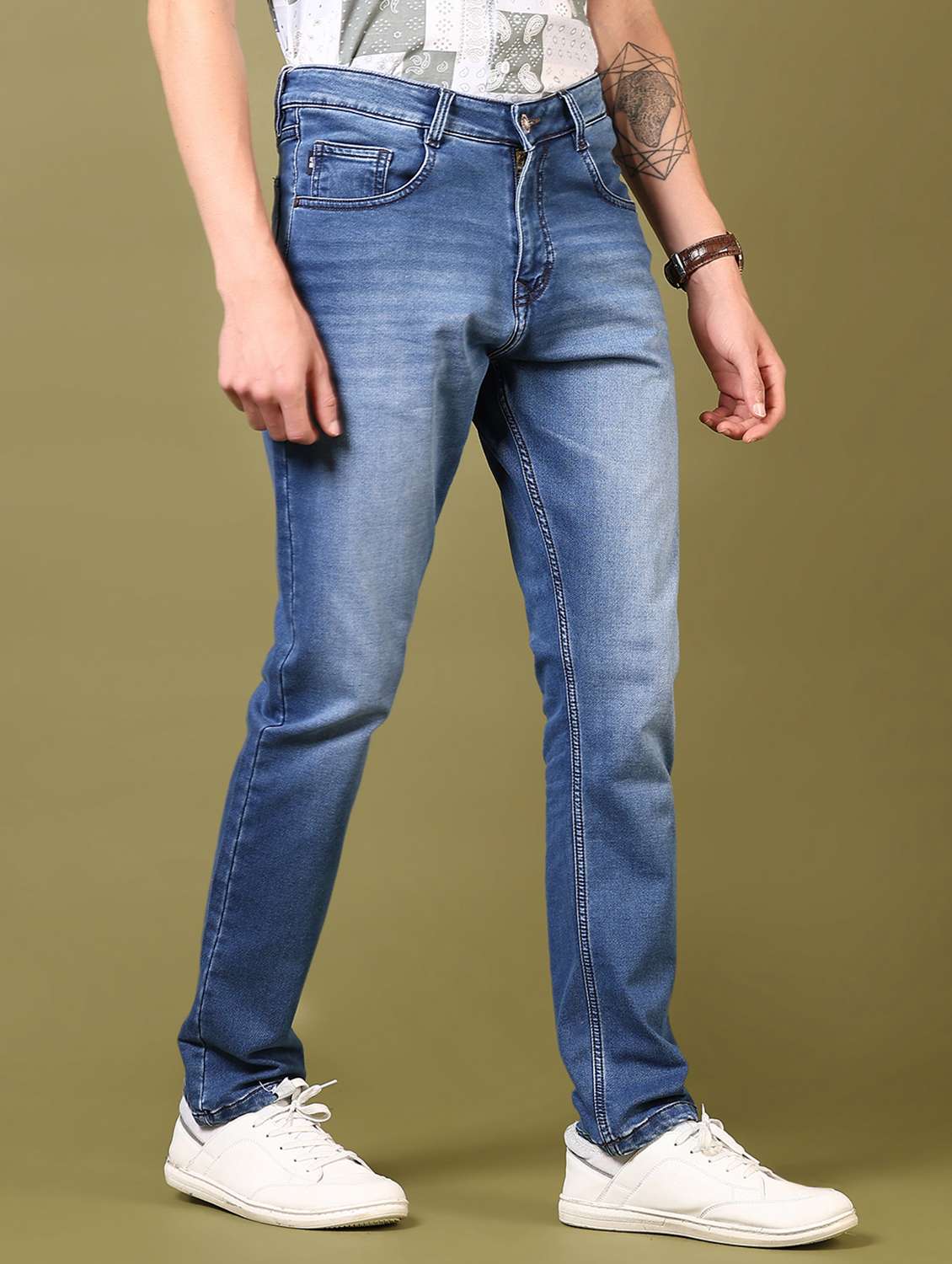 men washed mid rise jeans - 21718054 -  Standard Image - 2