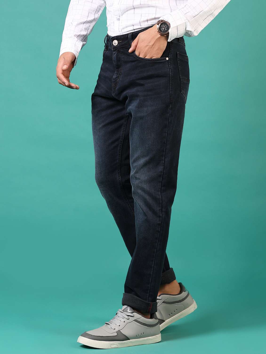 men washed mid rise jeans - 21718061 -  Standard Image - 2