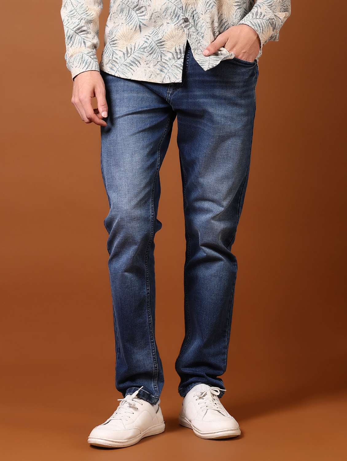 men washed mid rise jeans - 21718073 -  Standard Image - 2