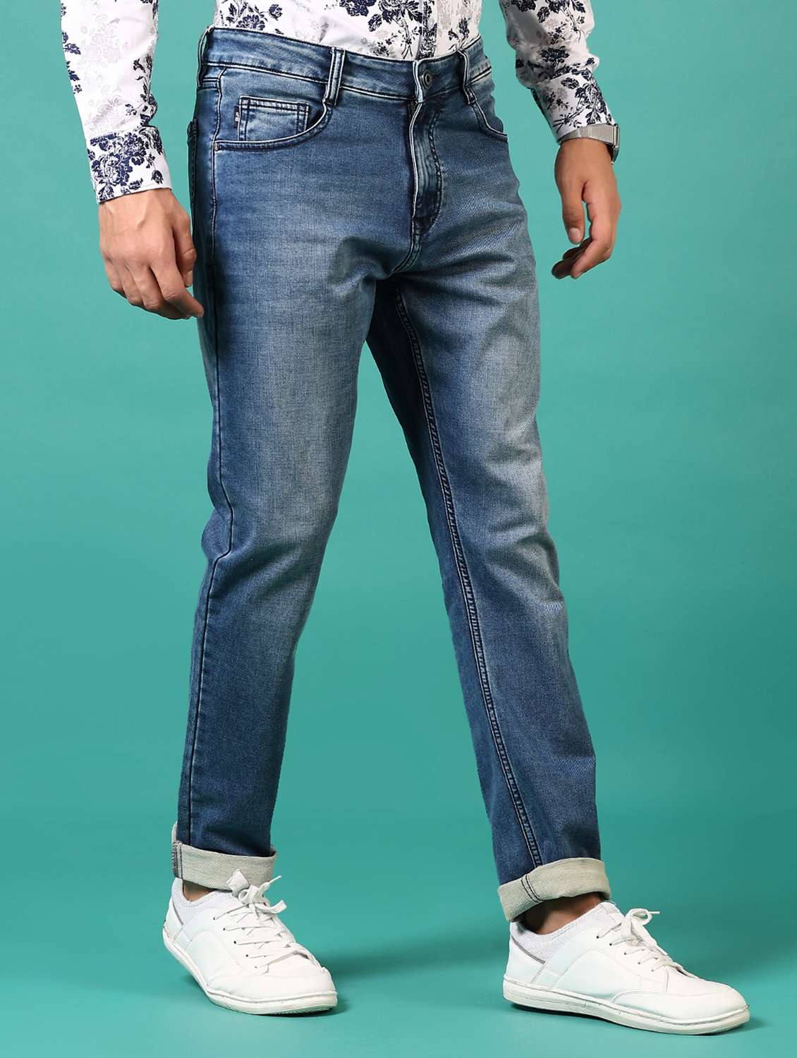 men washed mid rise jeans - 21718082 -  Standard Image - 2