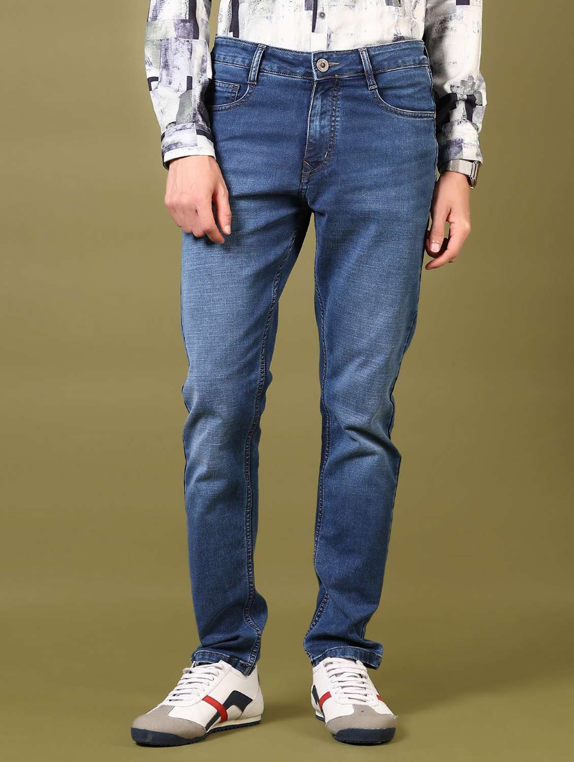 men washed mid rise jeans