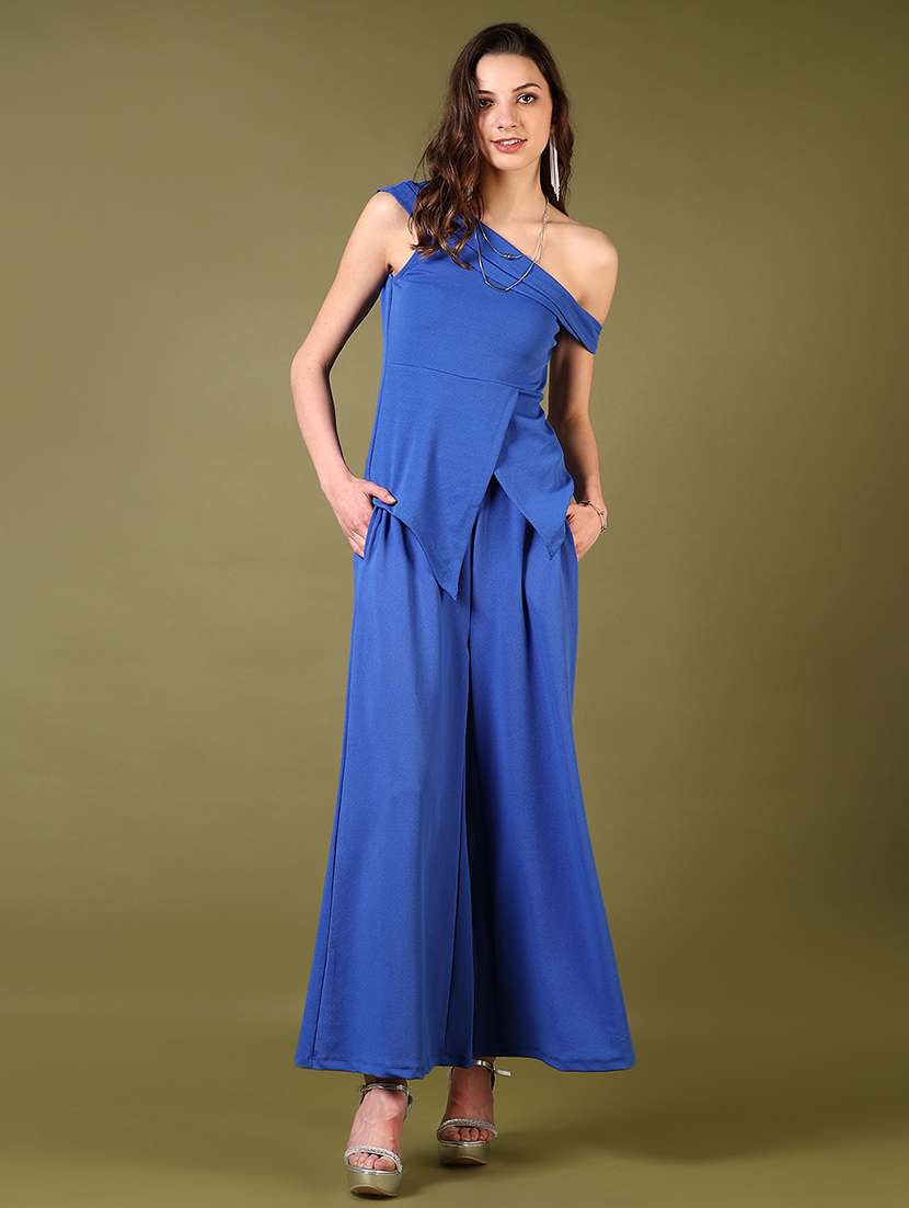 women solid asymmetric neck regular top