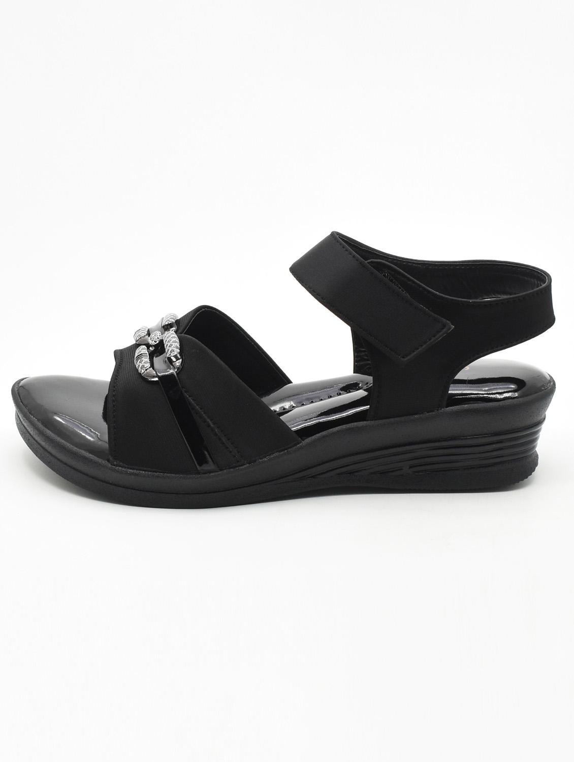 women solid back strap sandals - 21718214 -  Zoom Image - 0