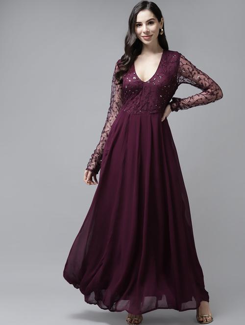 women embroidered long sleeves backless dress - 21718709 -  Standard Image - 0