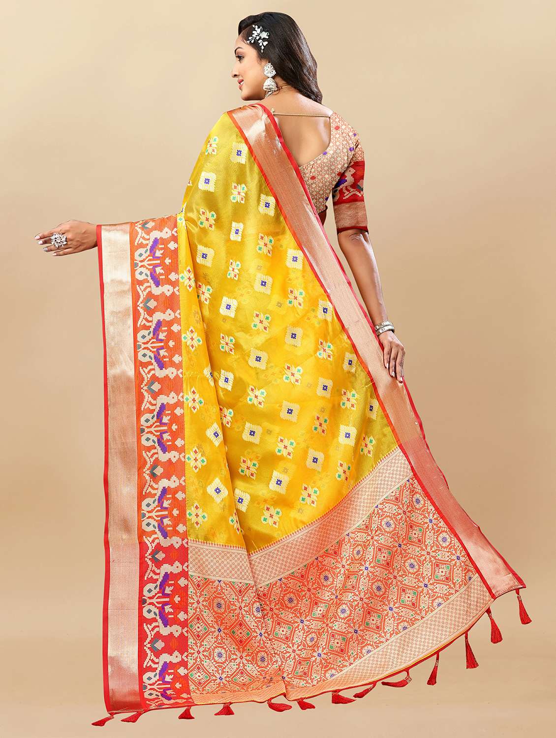 women self design banarasi saree with blouse - 21720775 - Standard Image - 2