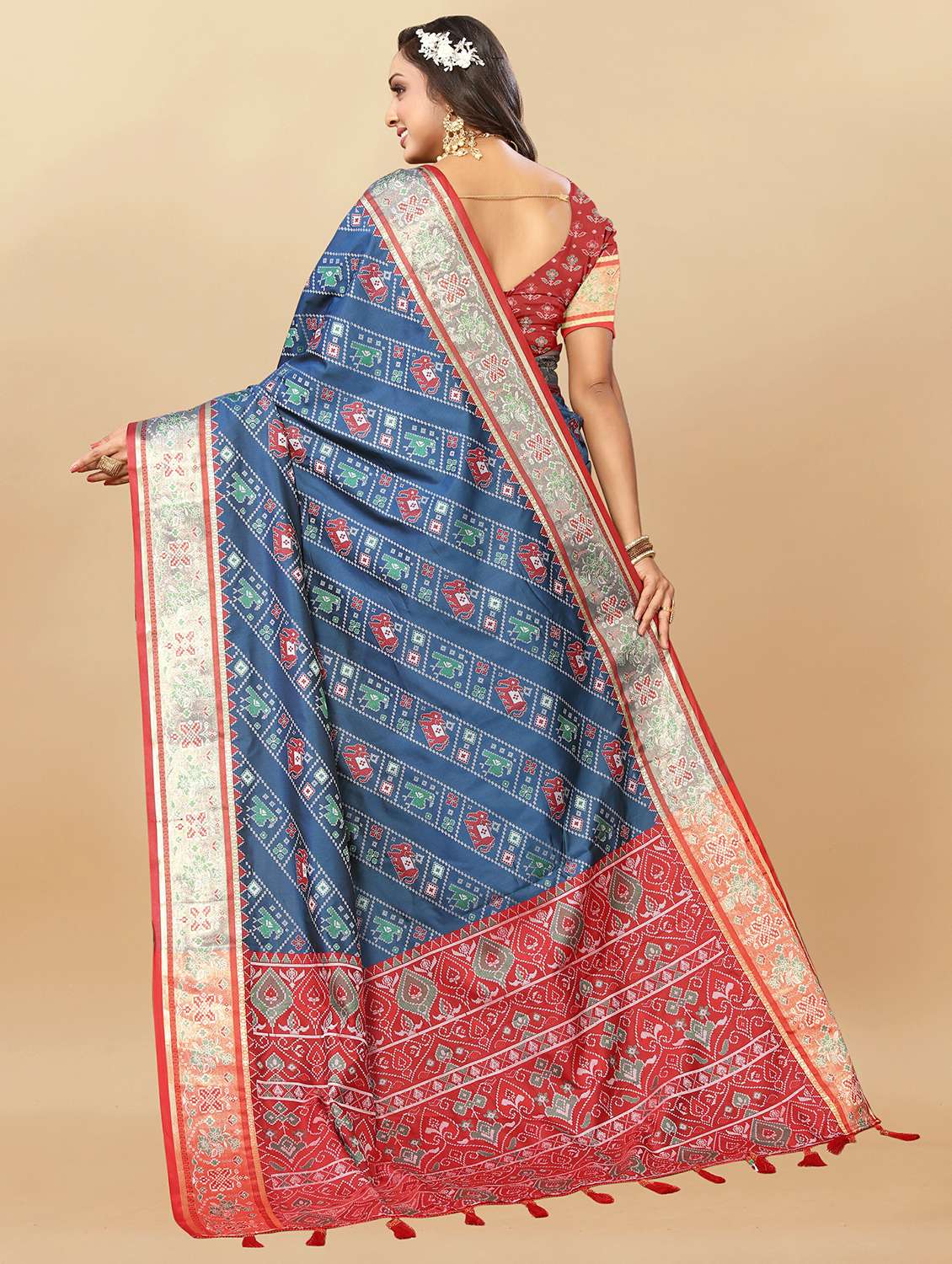 women self design banarasi silk saree with blouse - 21720822 - Standard Image - 2