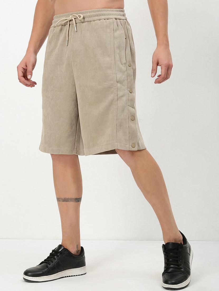 men mid rise solid shorts - 21721341 - Standard Image - 2