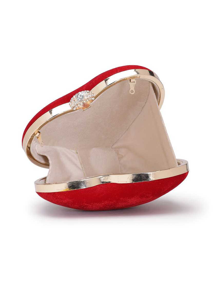 women solid heart shape clutch - 21721936 -  Standard Image - 2