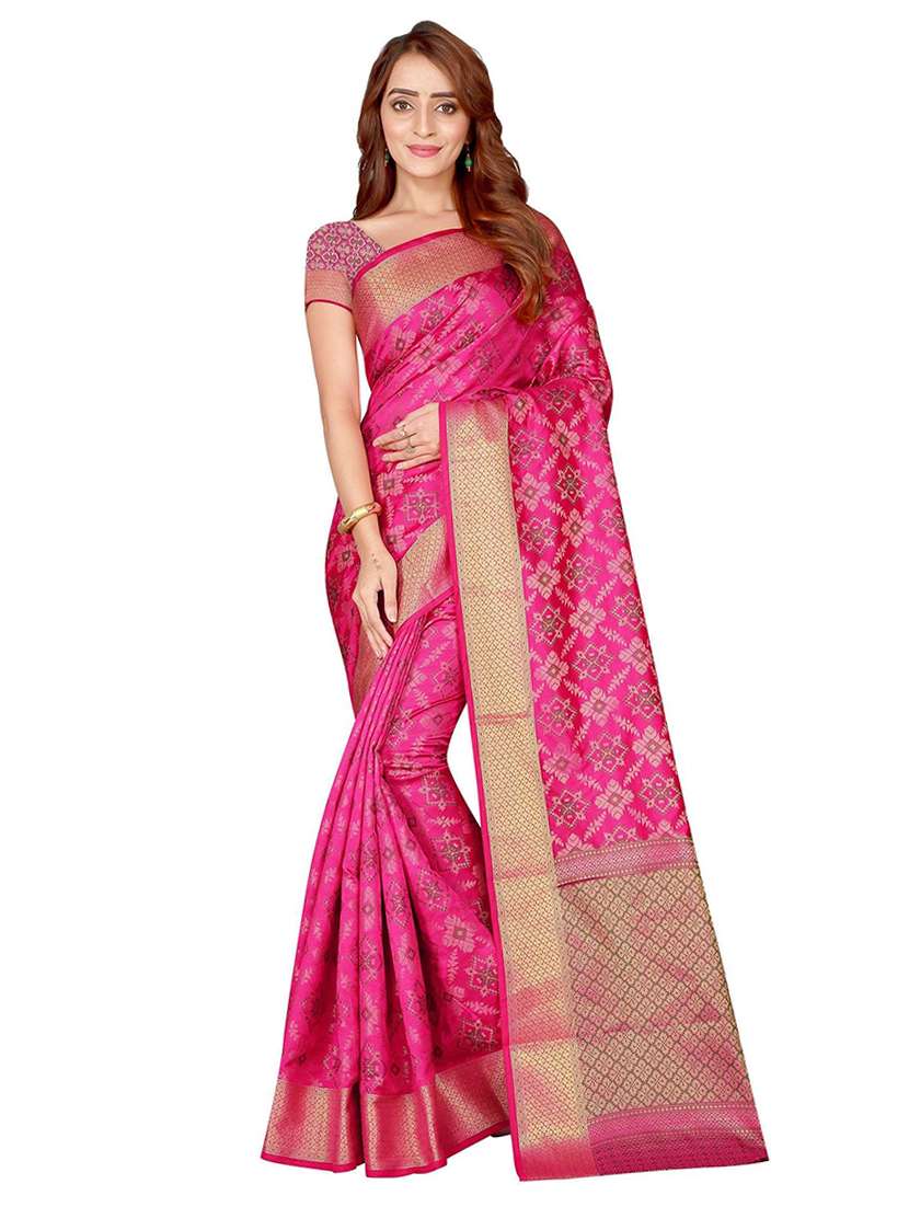 women self design bordered saree with blouse