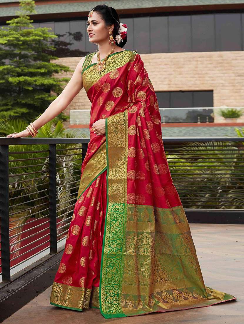 women red printed bordered saree with blouse
