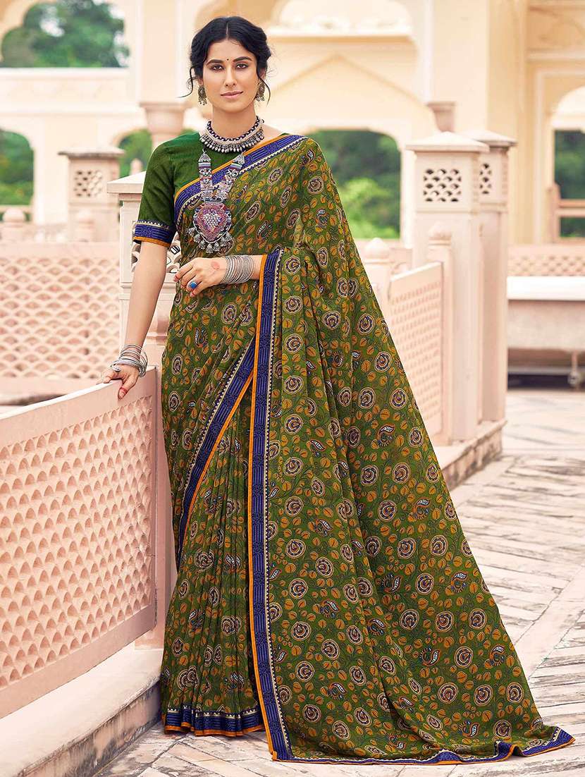 women printed lace bordered saree with blouse