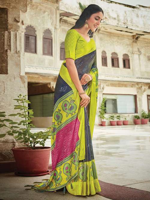 women printed bordered saree with blouse - 21722735 -  Standard Image - 0