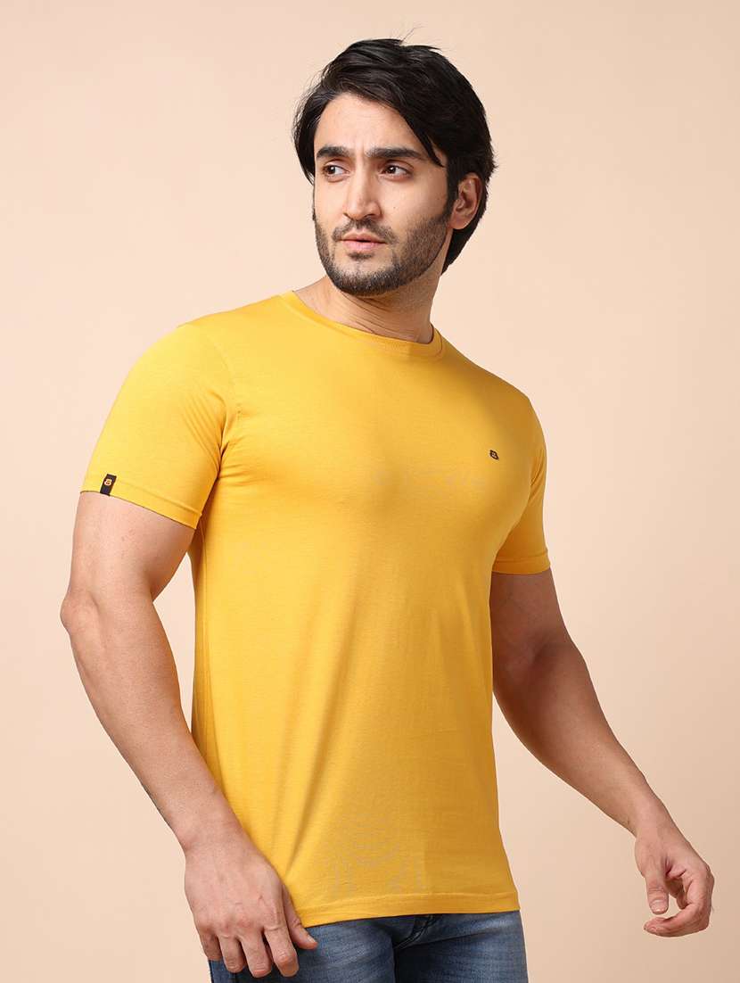 men short sleeves plain t-shirt - 21724765 -  Standard Image - 2