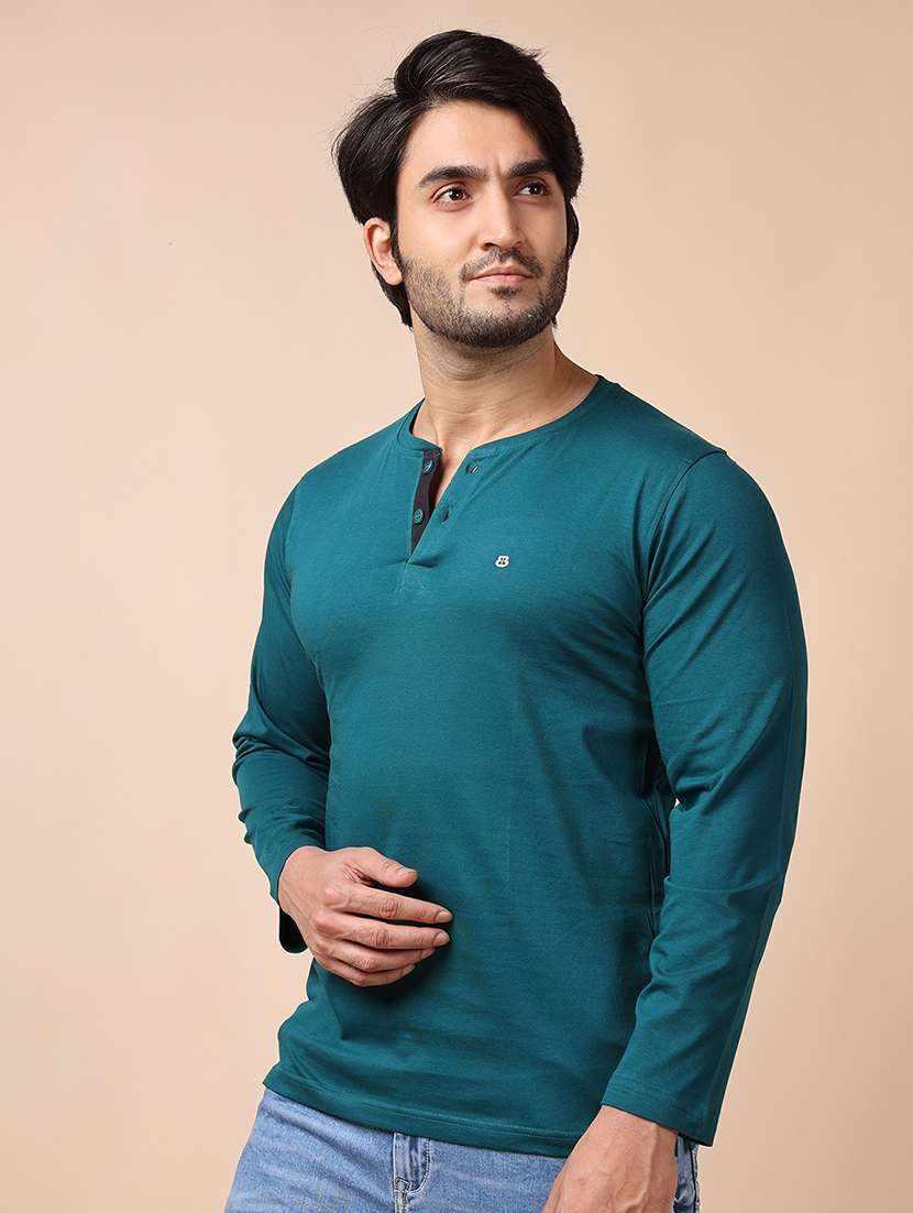 men long sleeves plain t-shirt - 21724993 -  Standard Image - 2