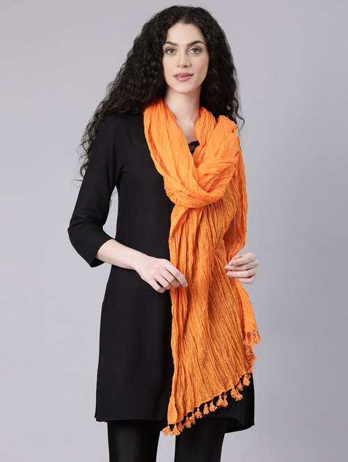 women orange solid dupatta