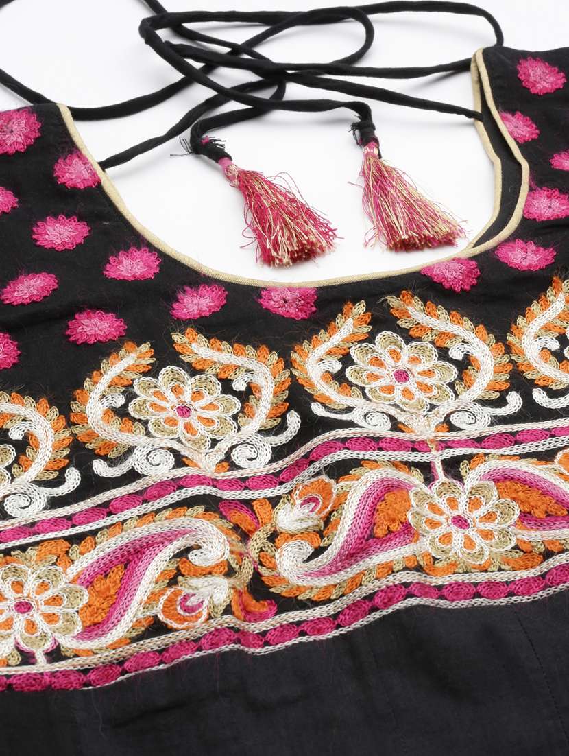 women black embroidered round neck anarkali kurta - 21728031 -  Standard Image - 7