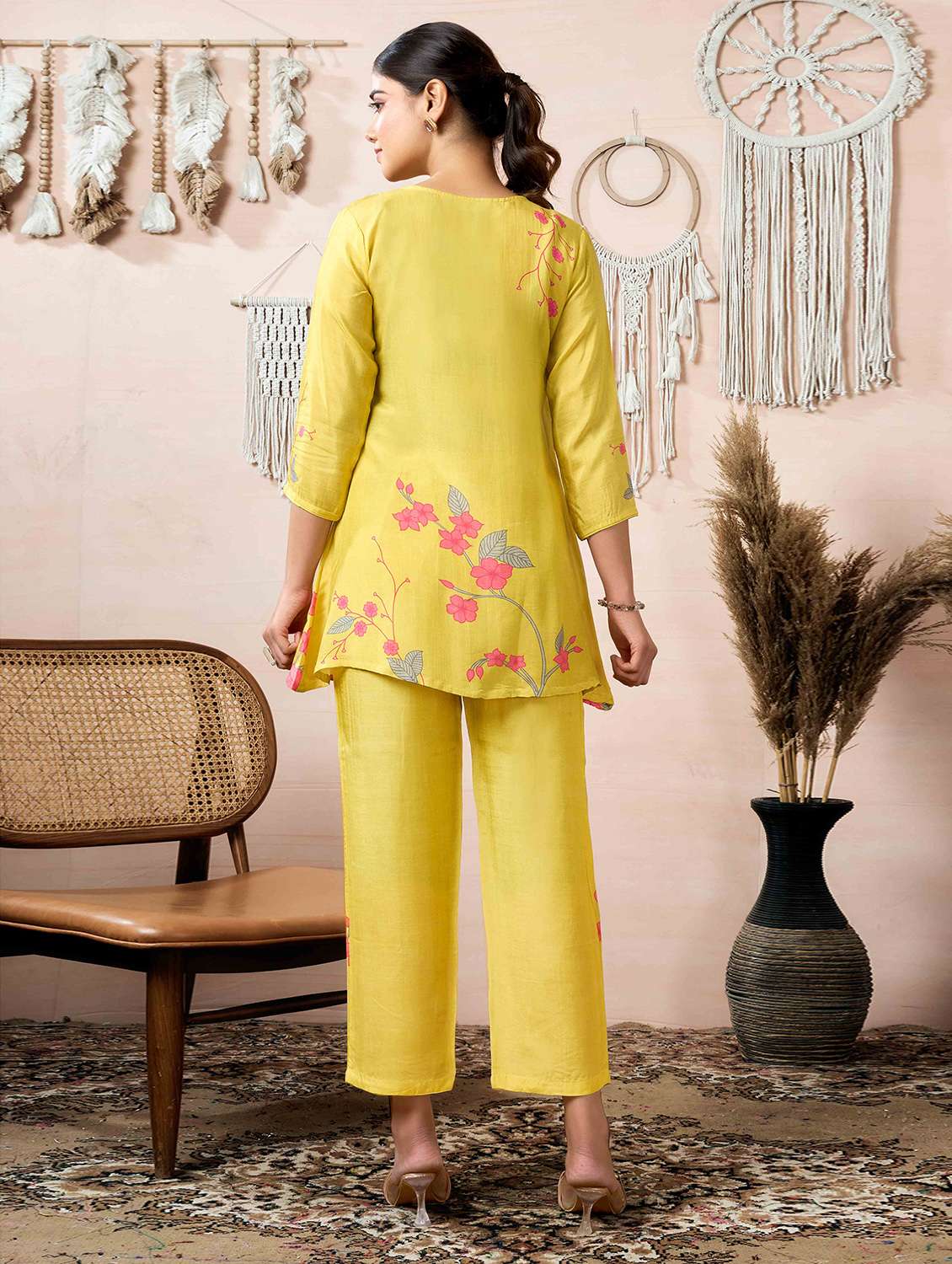 women floral v neck kurta pant co-ord sets - 21729649 -  Standard Image - 2