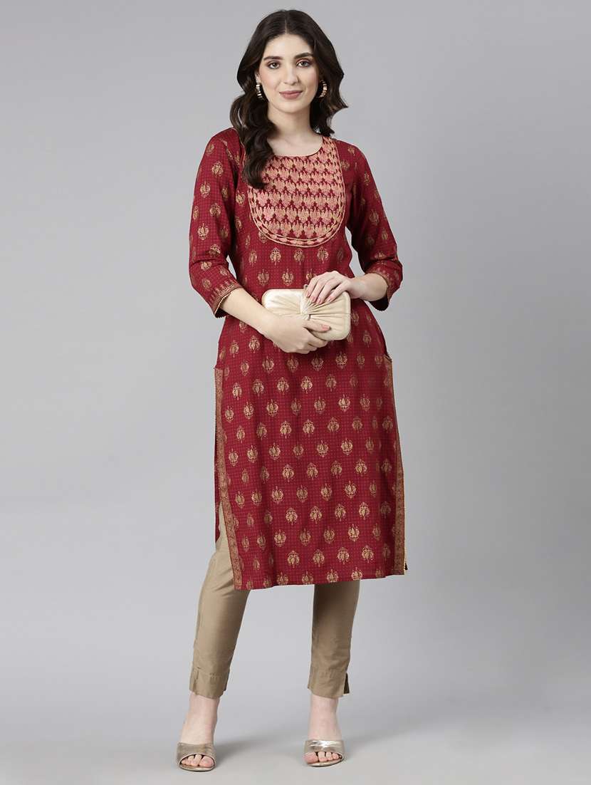 women maroon three quarter sleeve straight kurta