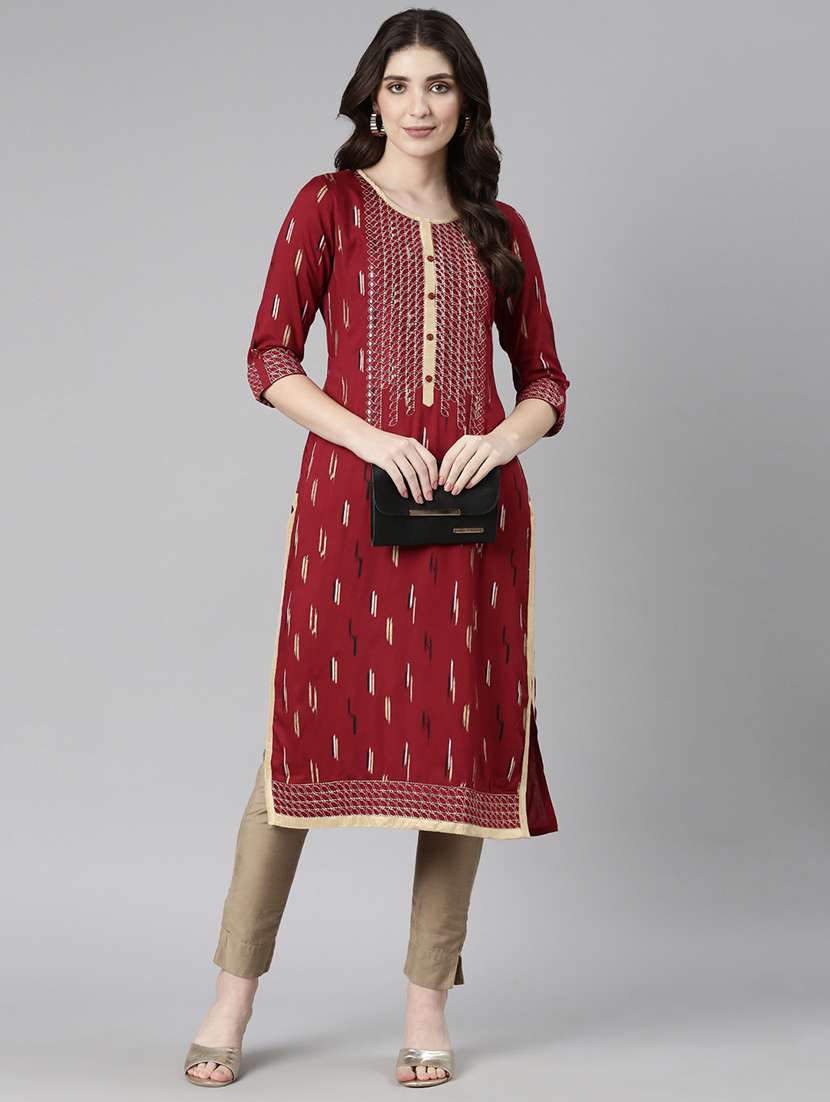 women maroon three quarter sleeve straight kurta