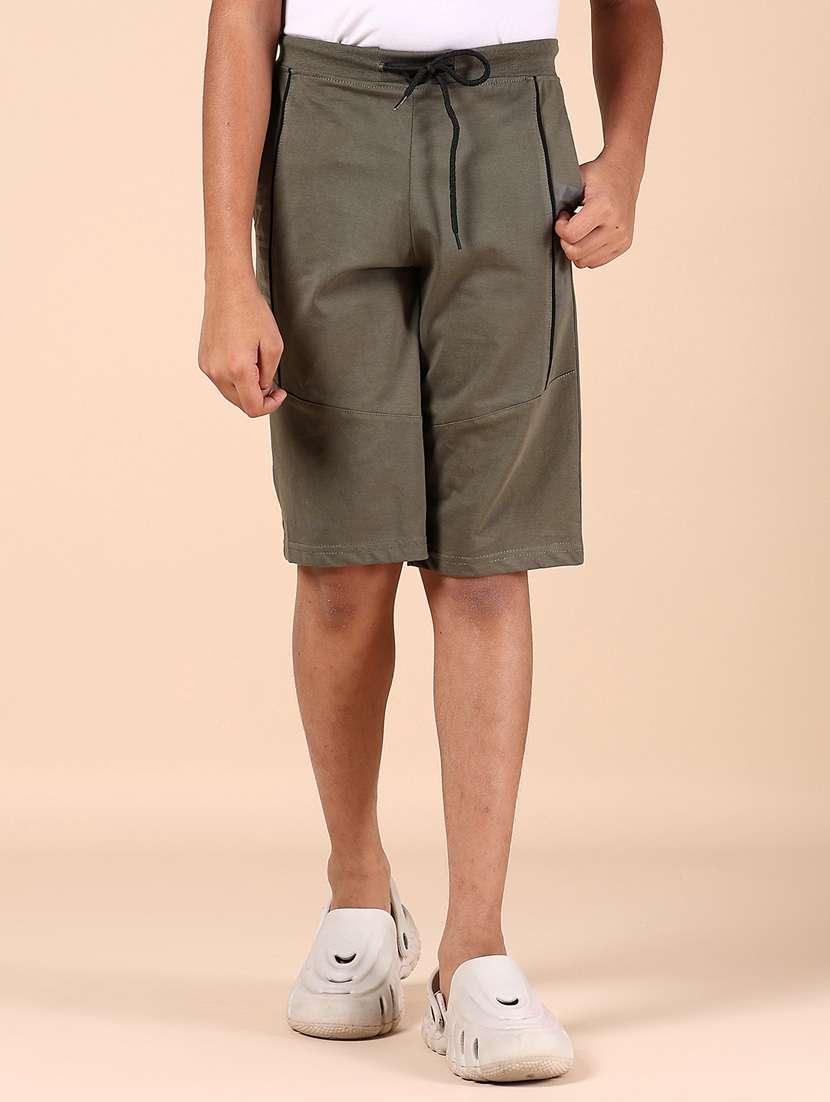 boys olive solid mid rise three-fourth shorts 