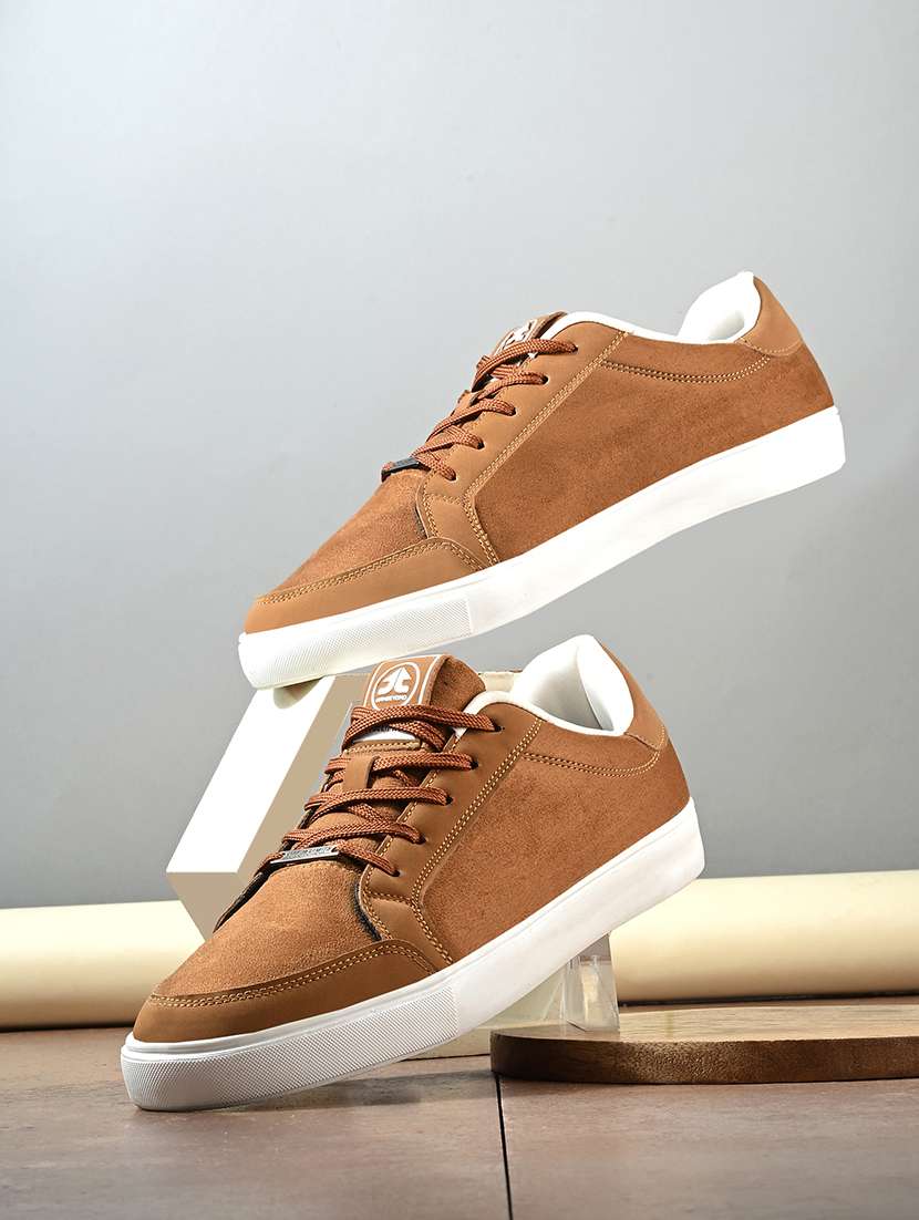 men solid tan lace up sneaker