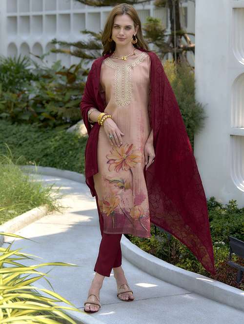 women three quarter sleeve kurta pant with dupatta set - 21730736 - Standard Image - 0