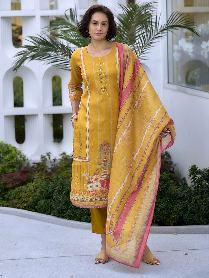 women geometric round neck kurta pant set with dupatta