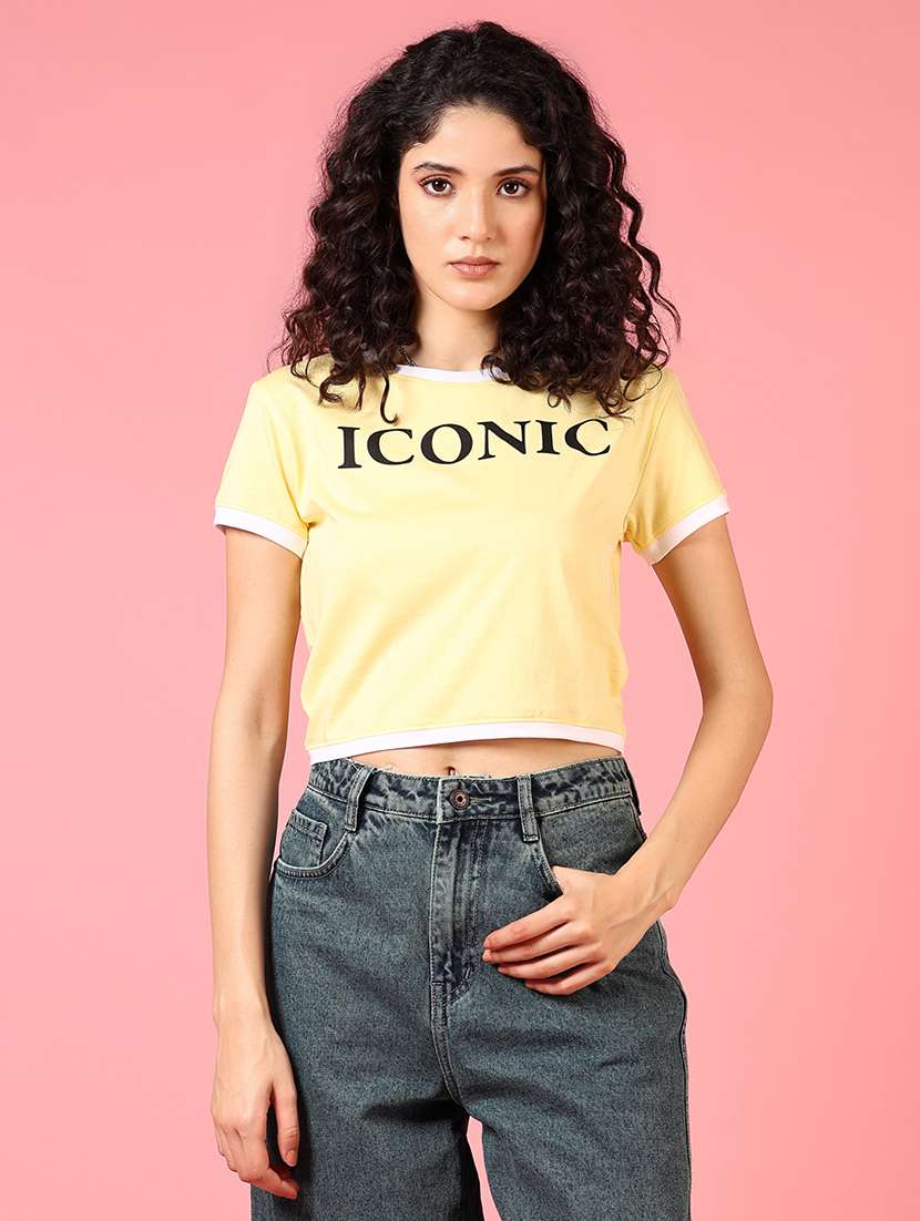 women round neck chest print crop t-shirt