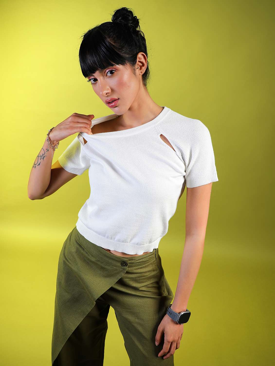 women crew neck solid crop top