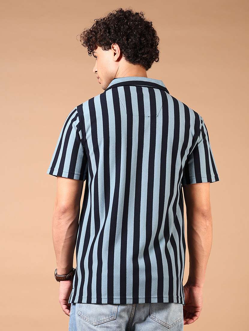 men short sleeves striped casual shirt - 21731324 -  Standard Image - 2