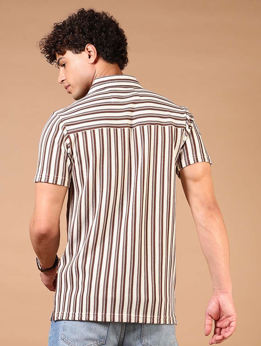 men short sleeves striped casual shirt - 21731341 -  Standard Image - 2