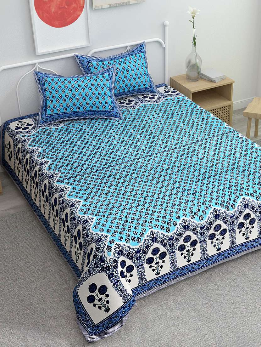 printed bedsheet with coordinated pillow covers 