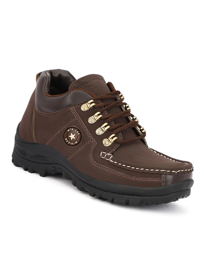 men lace up hiking boots - 21737919 - Standard Image - 2